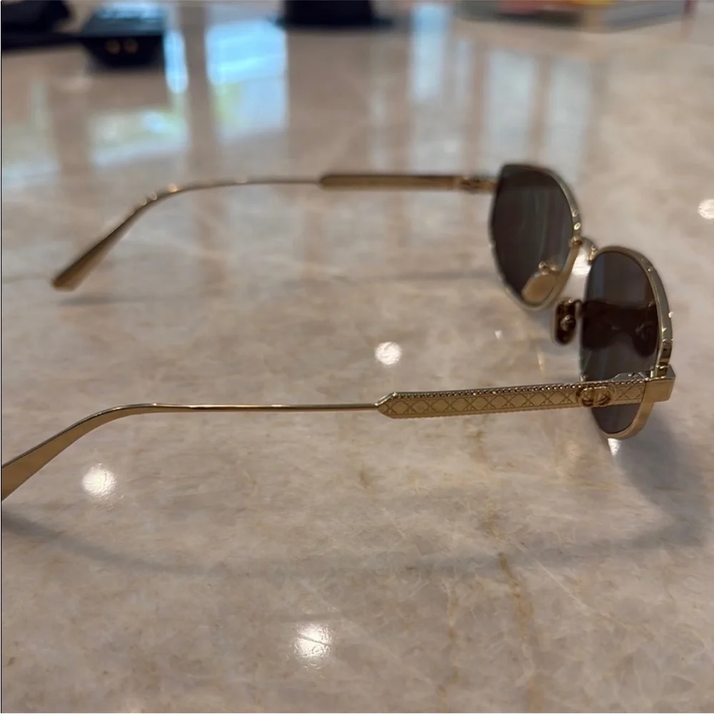 Dior Cannage Oval Sunglasses - Picture 5 of 5